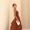 VESTIDO SOFISTIC LONGO T.Q.C. ASSIMÉTRICO ORGANZA - MARROM