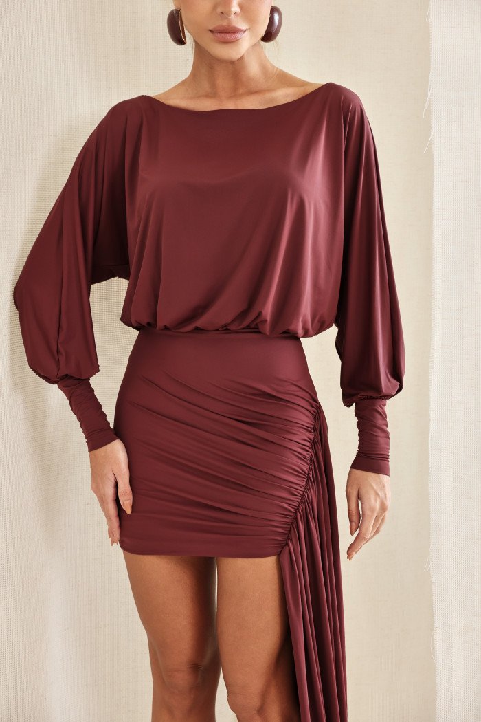 VESTIDO TAILÂNDIA CURTO COM CALDA - BORDÔ