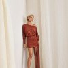 VESTIDO TAILÂNDIA CURTO COM CALDA - TERRACOTA