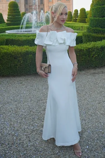 VESTIDO VIOLETA LONGO BABADOS OMBRO A OMBRO - OFF WHITE