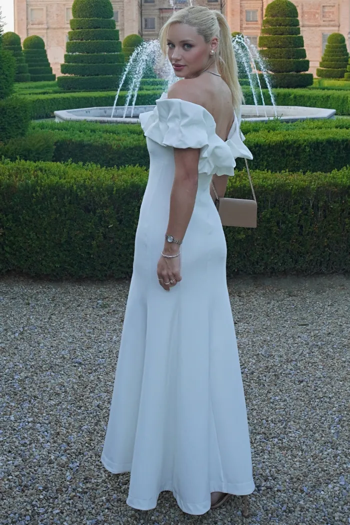 VESTIDO VIOLETA LONGO BABADOS OMBRO A OMBRO - OFF WHITE