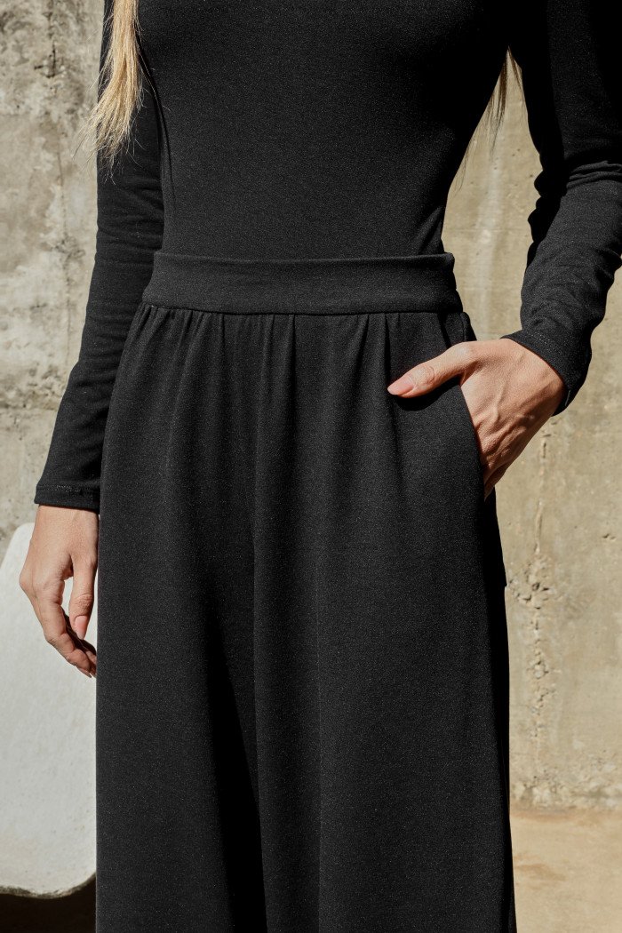 CONJUNTO ADELINE BLUSA E CALÇA MOLETINHO - PRETO