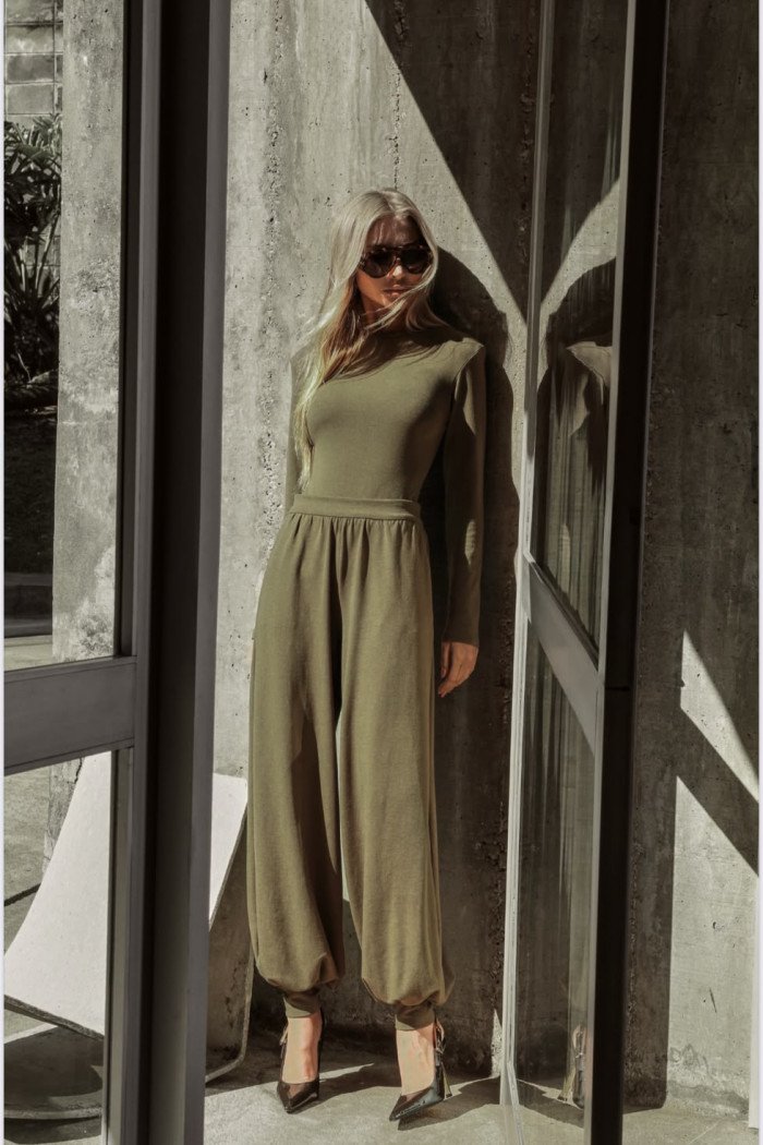CONJUNTO ADELINE BLUSA E CALÇA MOLETINHO - MILITAR