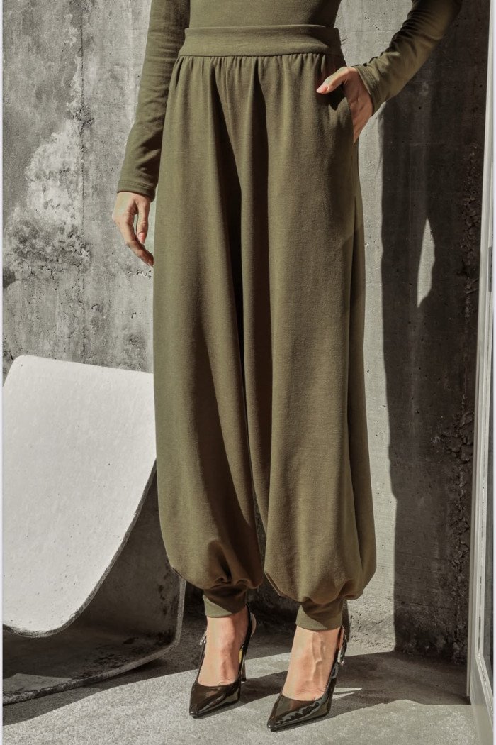 CONJUNTO ADELINE BLUSA E CALÇA MOLETINHO - MILITAR
