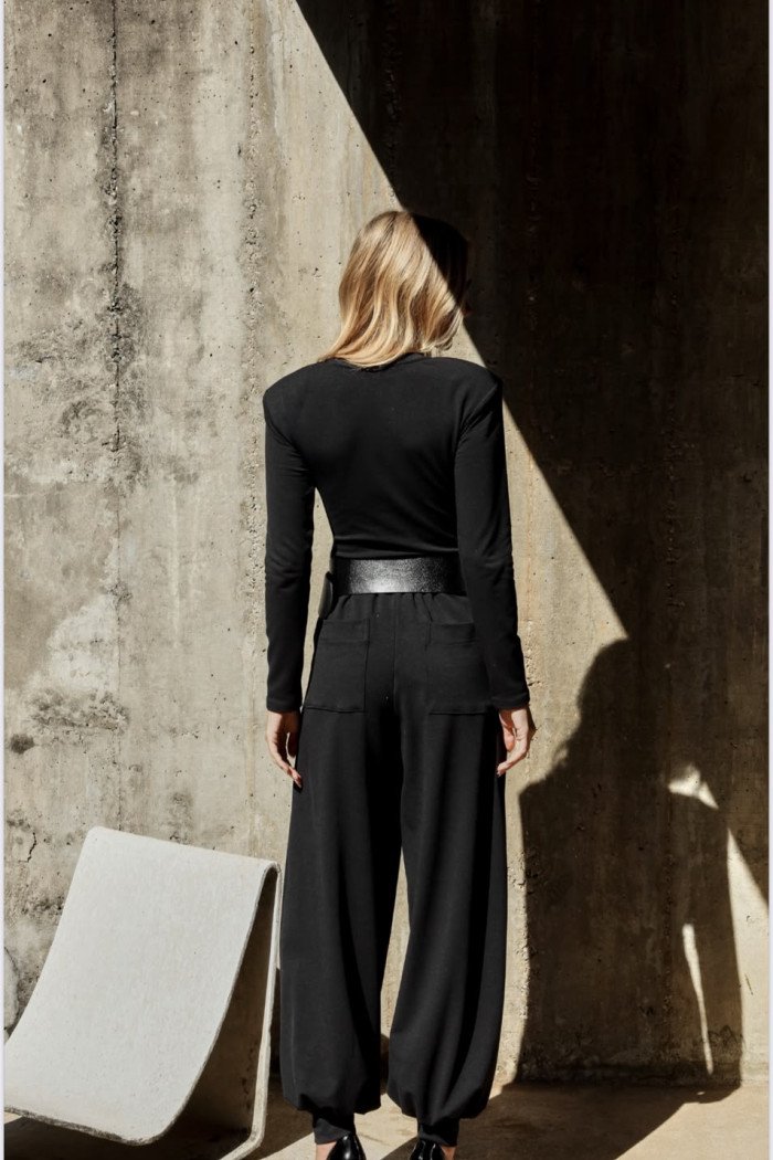 CONJUNTO ADELINE BLUSA E CALÇA MOLETINHO - PRETO