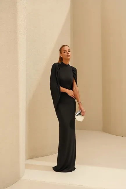 VESTIDO REBECA LONGO CAPA - PRETO