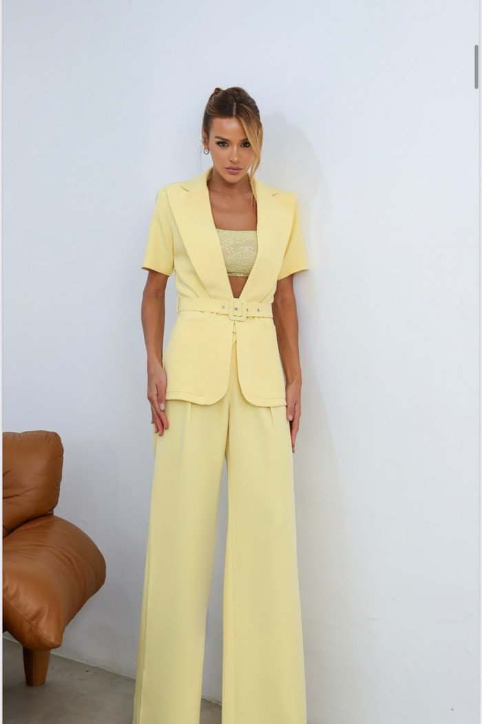 CONJUNTO CATARINA ALFAIATARIA BLAZER E COLETE COM CINTO - CAMOMILA