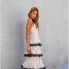 VESTIDO TOULOSE POÁ CAMADAS COM RENDA - BEGE