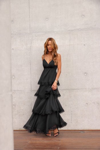 VESTIDO TOULOSE POÁ CAMADAS COM RENDA - PRETO