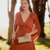 VESTIDO VALERIE CAUDA COSTAS CREPE MUSSELINE - TERRACOTA