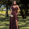 VESTIDO FRANCINE LONGO FENDA CHOKER - MARROM
