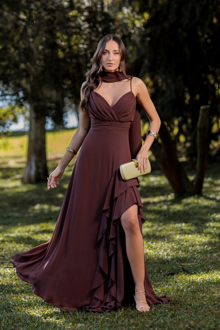 VESTIDO FRANCINE LONGO FENDA CHOKER - MARROM