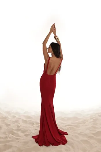 VESTIDO MADELEINE LONGO COM FENDA - VERMELHO