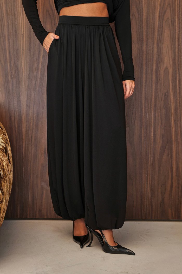 CONJUNTO SUÉCIA CALÇA ALADIM E BLUSA DREPEADA - PRETO