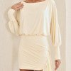 VESTIDO TAILÂNDIA CURTO COM CALDA - OFF WHITE