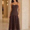 VESTIDO JENNYFER LONGUETE SAIA RENDA - MARROM
