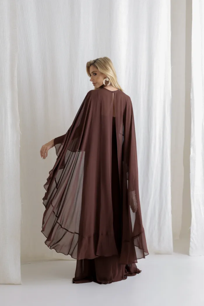 VESTIDO ANTONIETA LONGO CHIFFON CAPA BABADOS - MARROM