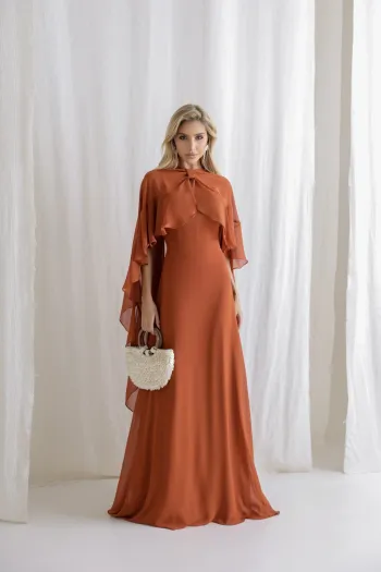 VESTIDO ANTONIETA LONGO CHIFFON CAPA BABADOS - TERRACOTA