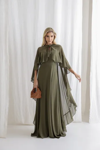 VESTIDO ANTONIETA LONGO CHIFFON CAPA BABADOS - VERDE OLIVA