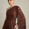 VESTIDO MARILYN RENDA UM OMBRO COM CAPA - MARROM