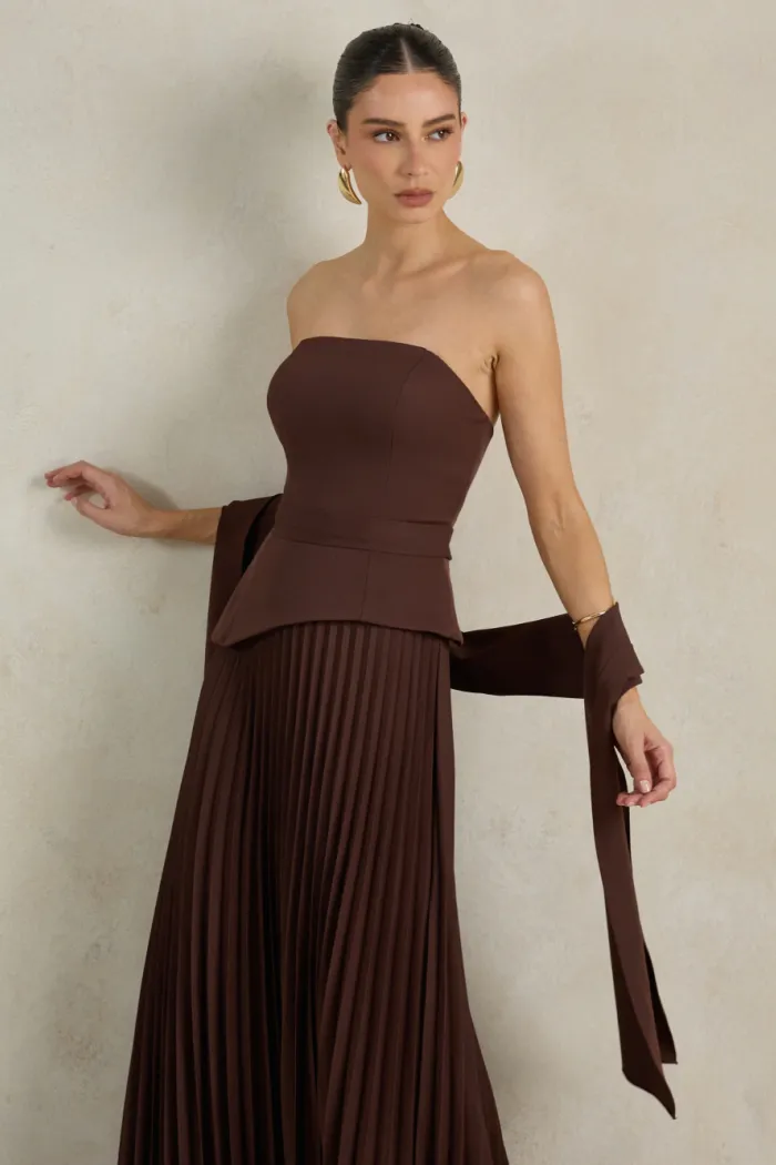 VESTIDO DE FESTA MAITÊ SAIA PLISSADA CHOKER - MARROM