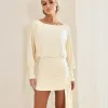 VESTIDO TAILÂNDIA CURTO COM CALDA - OFF WHITE