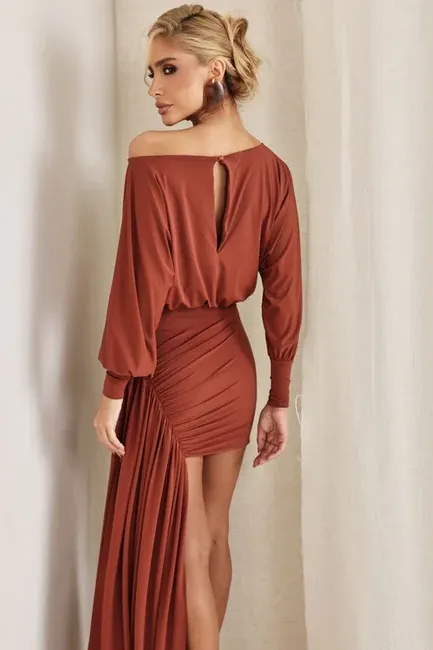 VESTIDO TAILÂNDIA CURTO COM CALDA - TERRACOTA