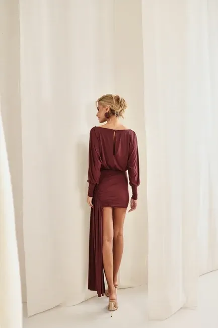VESTIDO TAILÂNDIA CURTO COM CALDA - ROSÉ QUEIMADO