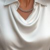BLUSA KATHERINE CREPE SATIN DECOTE DRAPEADO - OFF WHITE