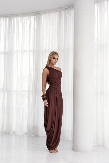 VESTIDO LONGO ASSIMÉTRICO BRUNA - MARROM