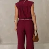 CONJUNTO VERI CALÇA E BLUSA CROPPED COM CINTO - VINHO