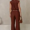 CONJUNTO VERI CALÇA E BLUSA CROPPED COM CINTO - MARROM