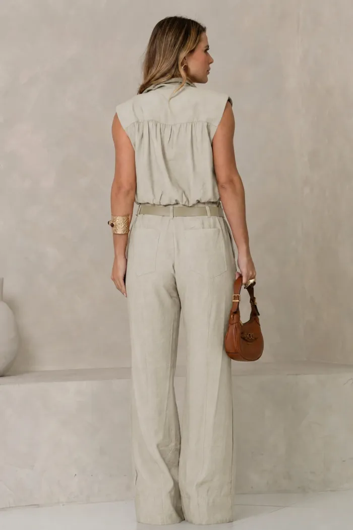CONJUNTO VERI CALÇA E BLUSA CROPPED COM CINTO - BEGE
