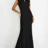 VESTIDO HELENA LONGO COM CAUDA E BABADOS COSTAS ABERTA - PRETO