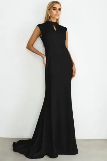 VESTIDO HELENA LONGO COM CAUDA E BABADOS COSTAS ABERTA - PRETO