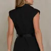 MACACÃO PANTALONA LAPELA COM CINTO COURINO - PRETO