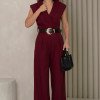 MACACÃO PANTALONA LAPELA COM CINTO COURINO - VINHO