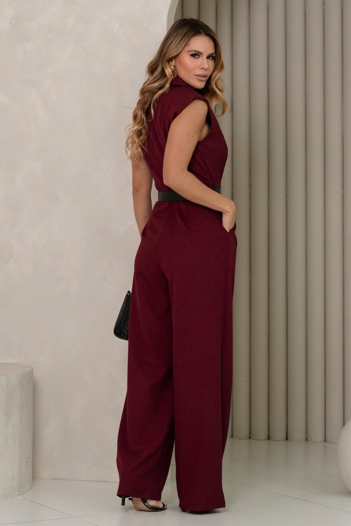 MACACÃO PANTALONA LAPELA COM CINTO COURINO - VINHO
