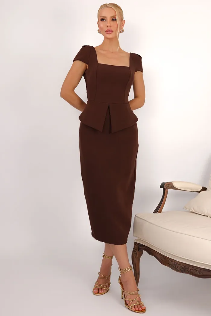 VESTIDO MIDI MAVIE TUBINHO MANGA CURTA PEPLUM - MARROM