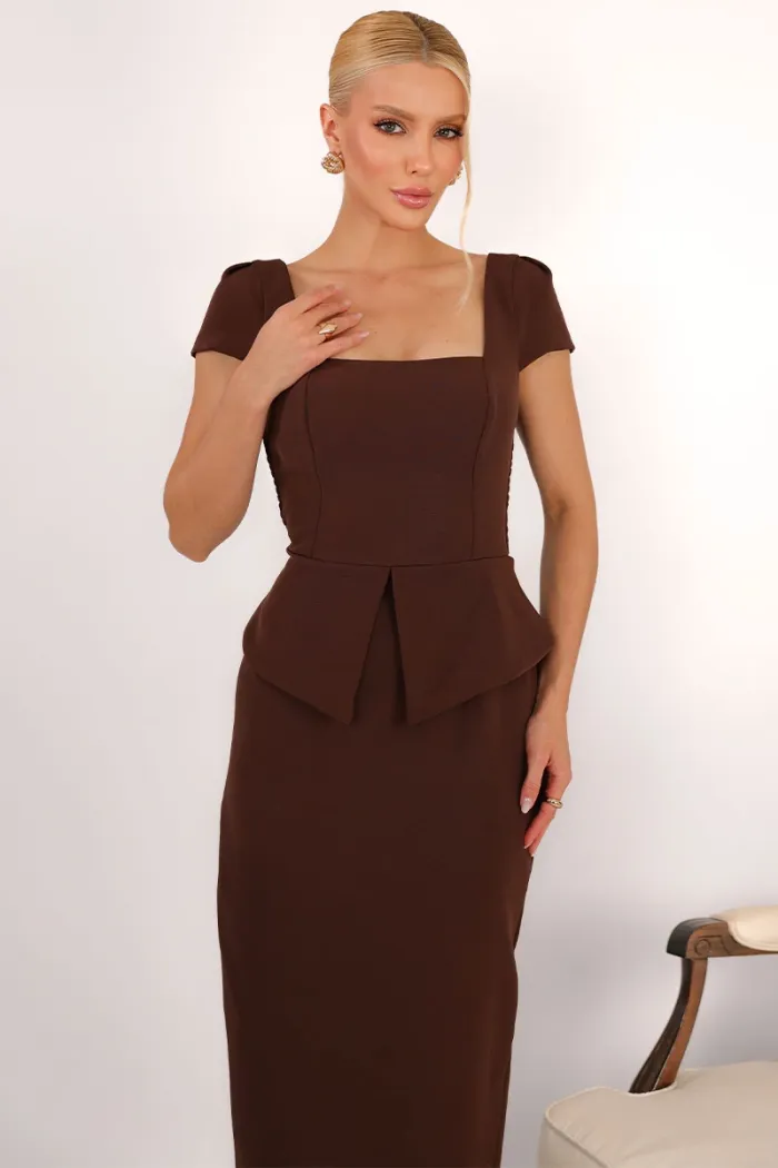 VESTIDO MIDI MAVIE TUBINHO MANGA CURTA PEPLUM - MARROM