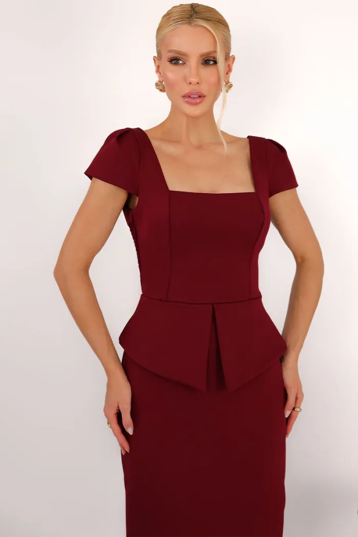 VESTIDO MIDI MAVIE TUBINHO MANGA CURTA PEPLUM - VINHO