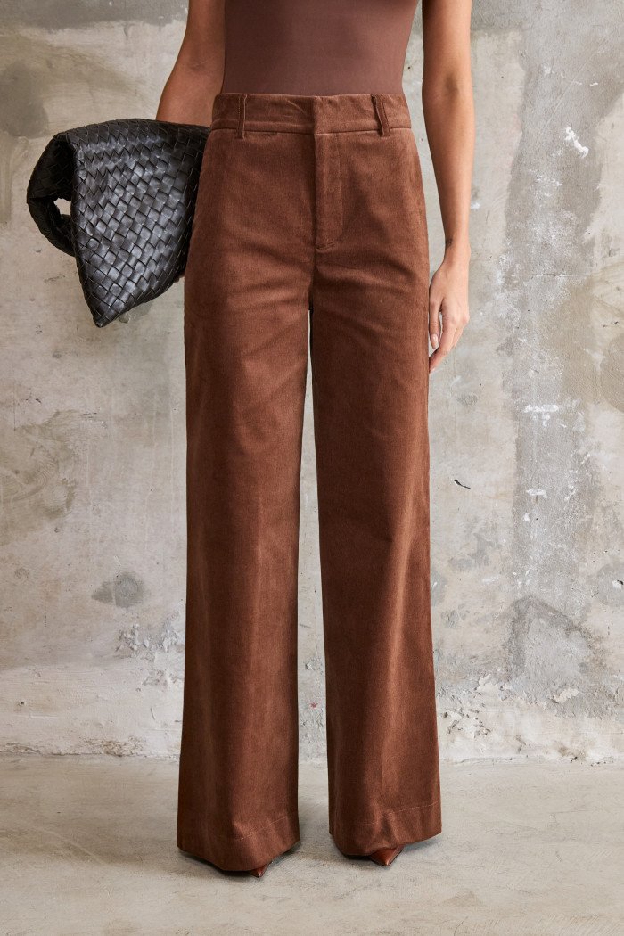 CALÇA BRUXELAS COTELÊ - MARROM