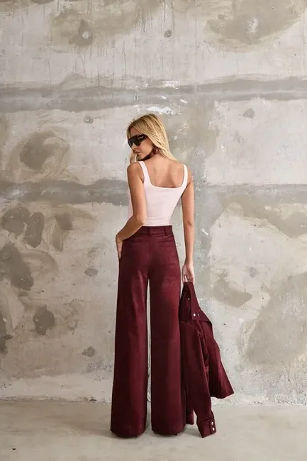 CALÇA BRUXELAS COTELÊ - VINHO