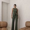 CONJUNTO ANNA ALFAIATARIA DETALHE BOTÃO - VERDE MILITAR