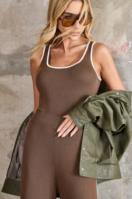 CONJUNTO AMSTERDÃ REGATA E CALÇA LISTRADO - KAKI