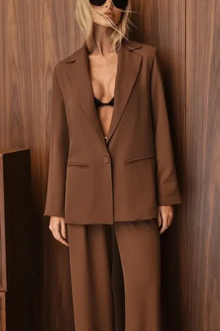 CONJUNTO NOVA YORK BLAZER E CALÇA CÓS LISTRADO - CHOCOLATE