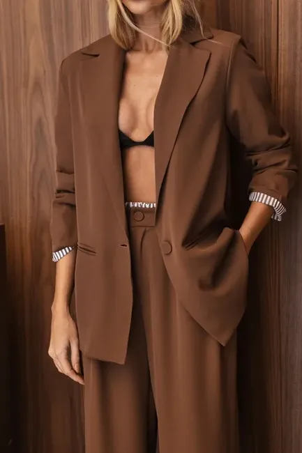 CONJUNTO NOVA YORK BLAZER E CALÇA CÓS LISTRADO - CHOCOLATE
