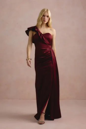 VESTIDO DE FESTA LUCY CREPE ACETINADO UM OMBRO - MARSALA