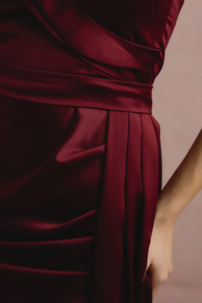 VESTIDO DE FESTA LUCY CREPE ACETINADO UM OMBRO - MARSALA