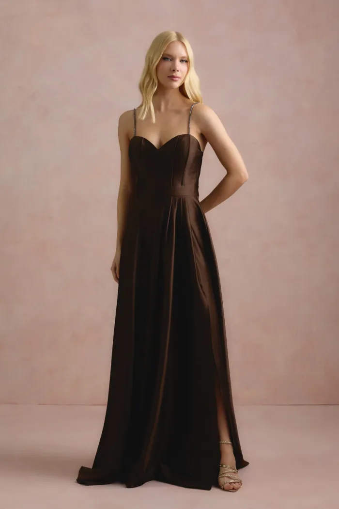 VESTIDO DE FESTA NORUEGA CREPE ACETINADO - MARROM